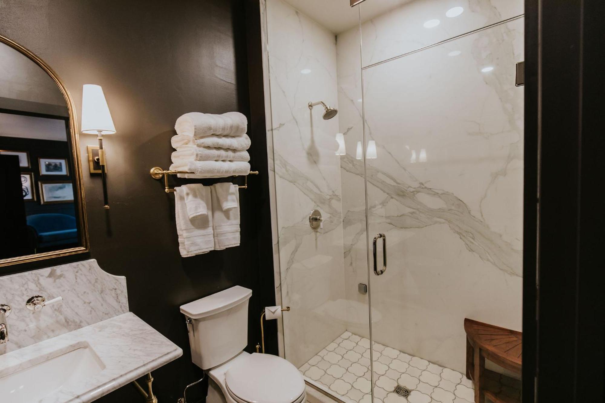 Hatchery Hotel & Event Center Ла-Кросс Екстер'єр фото