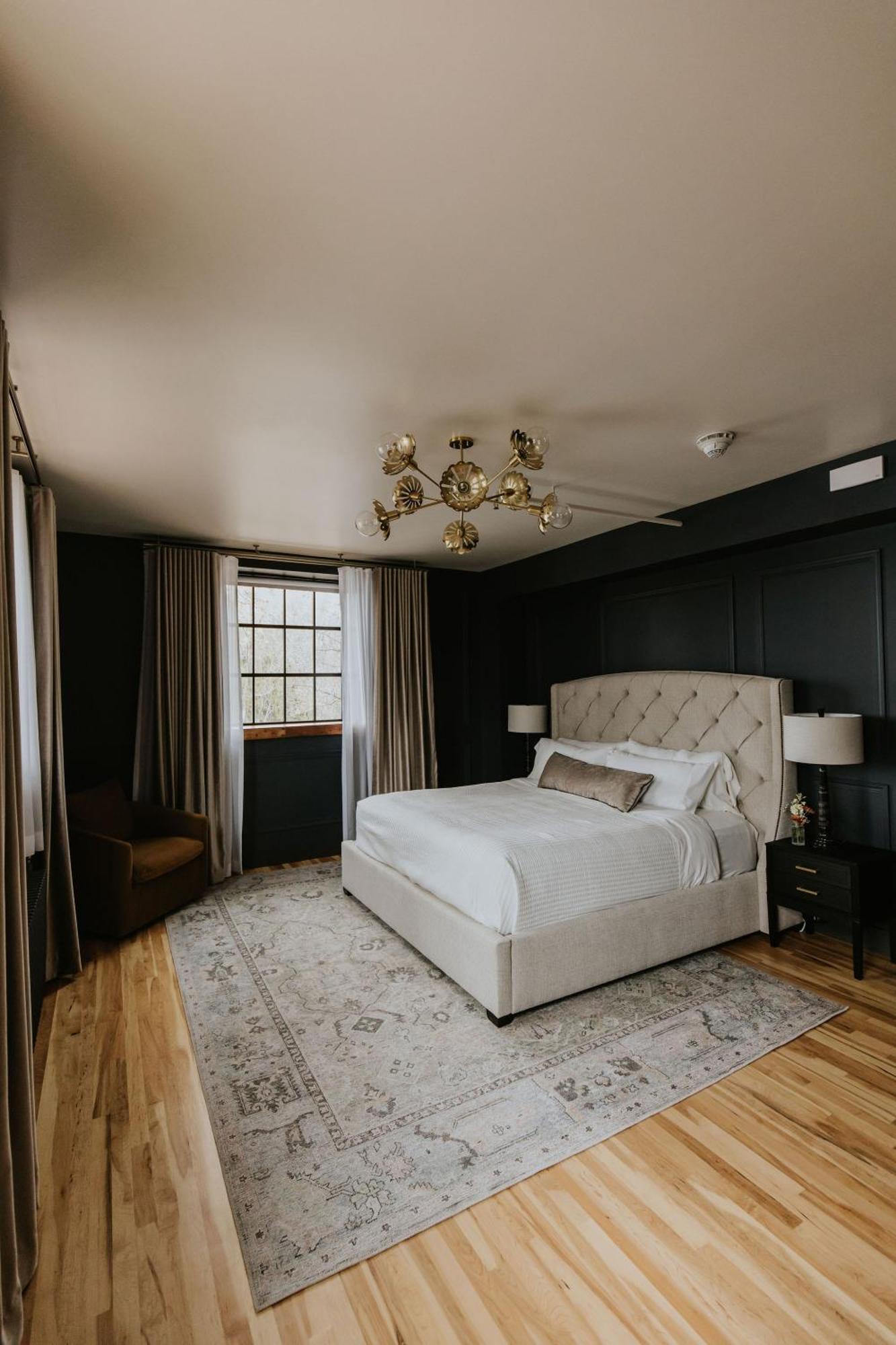 Hatchery Hotel & Event Center Ла-Кросс Екстер'єр фото
